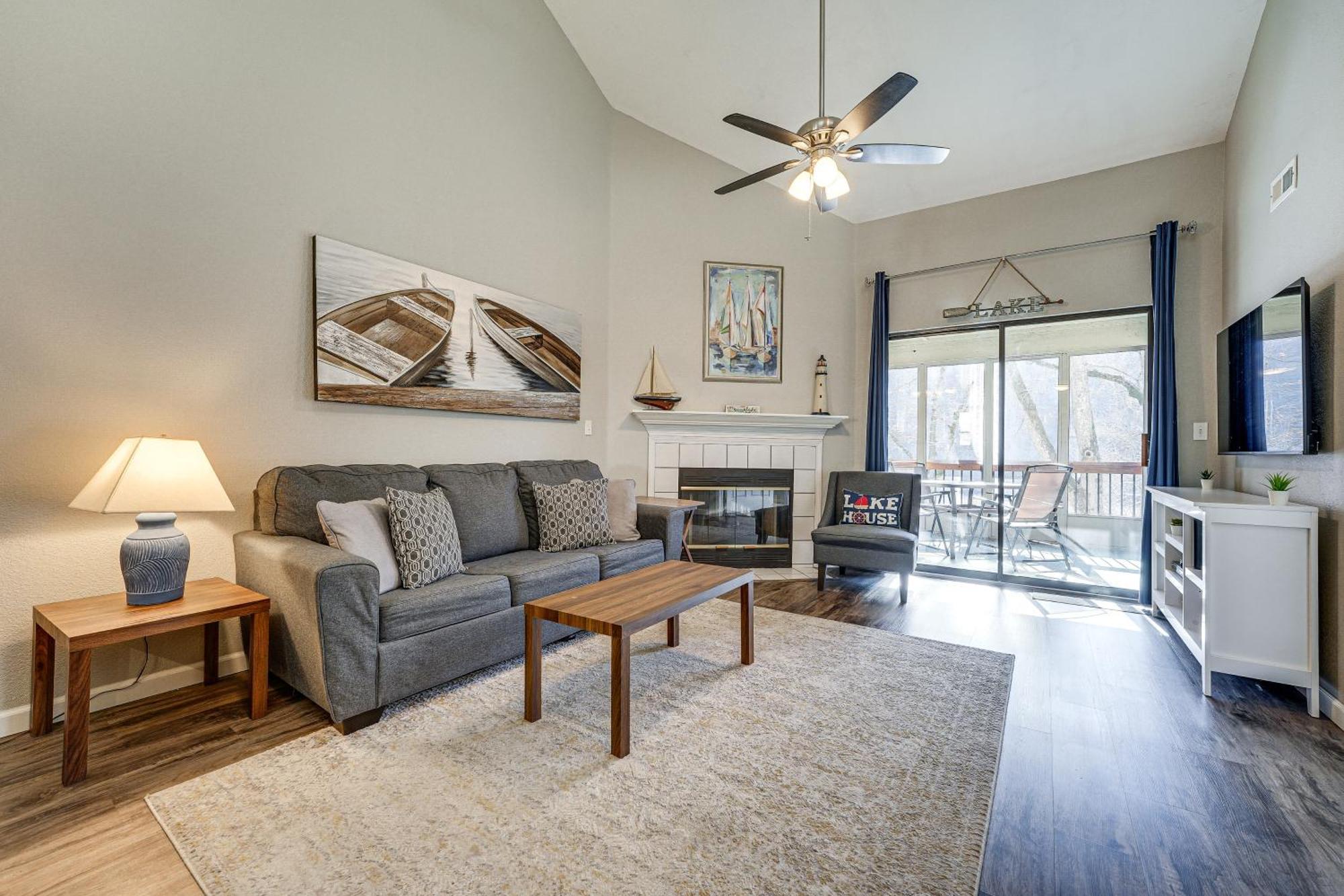 Lakefront Branson Penthouse With Resort Amenities! Exterior photo